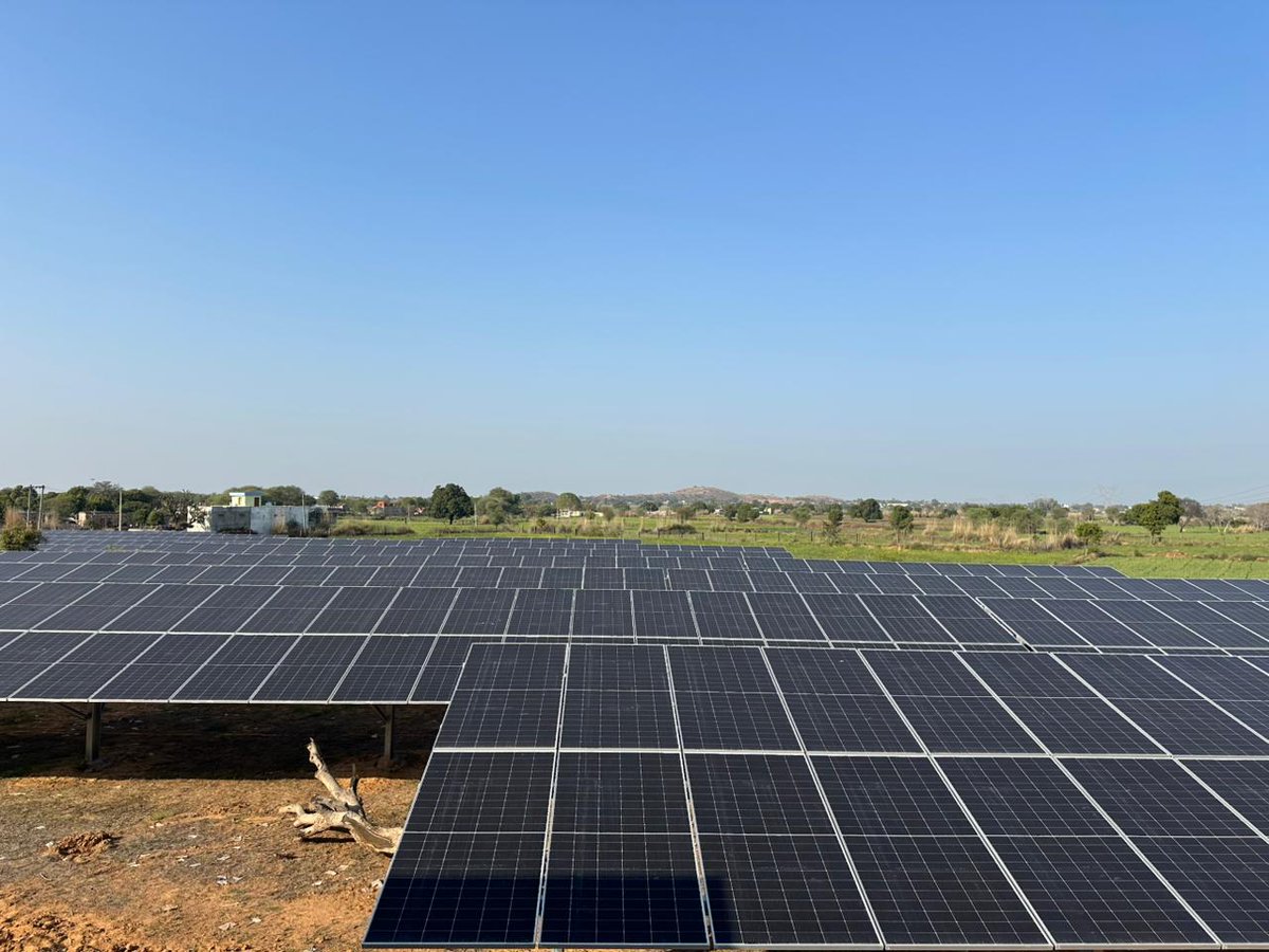 JVVNLCCare's tweet image. कुसुम कम्पोनेंट–A में 1.63 MW क्षमता का सोलर पावर प्लांट आज स्थापित किया गया है।

📍 सर्किल: करौली
📍 सब-डिवीजन: सपोटरा
📍 33/11 केवी सब-स्टेशन: बालोती
🌾 लाभान्वित किसान: 204

#PMKUSUM #SolarEnergy #EmpoweringFarmers