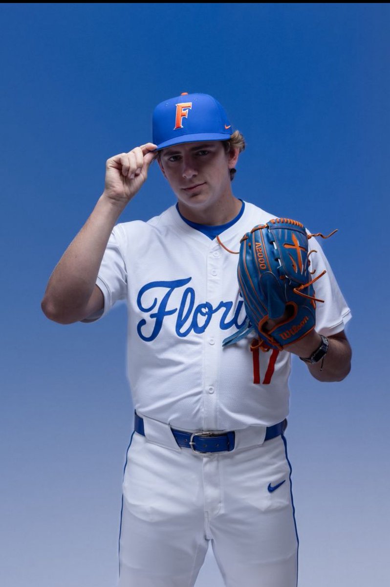 SandeferRussell's tweet image. It’s an absolute honor and blessing to be a Florida Victorious athlete 
Tap in for BTS and exclusive content at floridavictorious.com #VictoryDefined