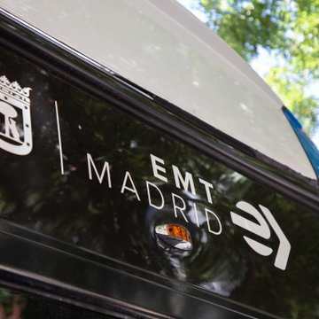 EMTmadrid's tweet photo. 🚌  Debido a la marcha del sector agrario, se prevén retenciones de tráfico y modificaciones en el itinerario de nuestras líneas en varios distritos.

⏲️ De 7:30h. a 18h.

ℹ️ Sigue a @EMTincidencias para más información y consulta nuestra web: https://t.co/gFqeyXMfxC https://t.co/EfxcIfwsTM