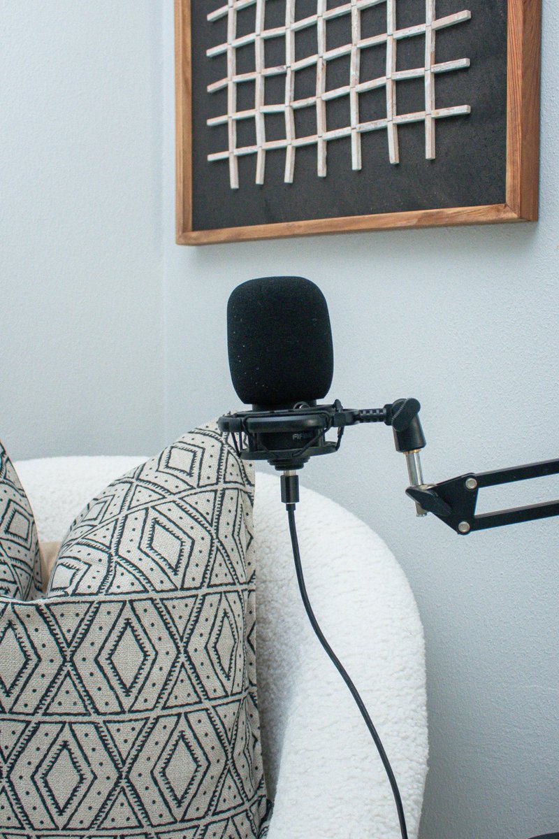 ZArchitecture's tweet image. Thoughtful interiors create room for meaningful conversations.

This content creation &amp;amp; podcasting corner was designed to feel calm, considered, and on-brand.

#InteriorDesign
#InteriorStyling
#DesignedSpaces
#DesignWithIntention
#ModernInteriors
TimelessDesign