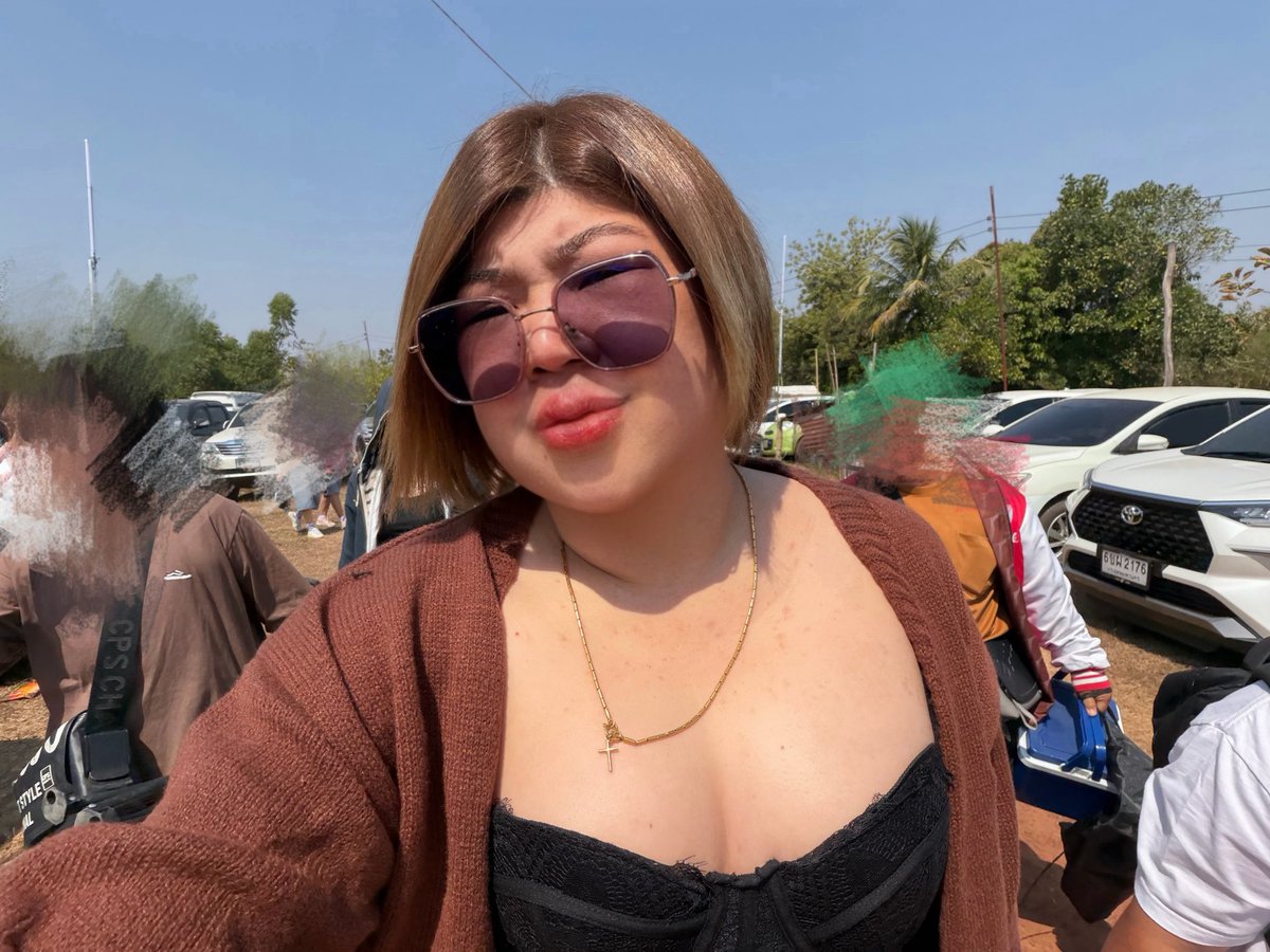 กลับมาจากอีหลีน่าคือดำเป็นเหนี่ยง😩 แดดสกลร้อนเกินนพี่!!!!