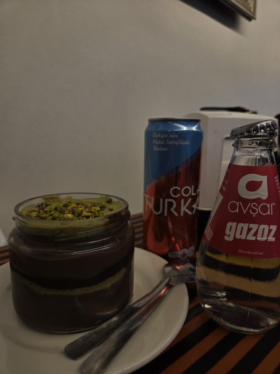 Bilen bilir Fatih'in en güzel tatlıları burda satılır