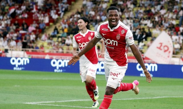 AlyumdrA's tweet photo. #ASMonaco 🔴⚪️ #ASM_Stats

Ils nous pas marqué de but en #Ligue1 depuis : 
(statistique arrêtée à cette saison)

#IDUMBO - 1mn
#FATI - 12mn
#COULIBALY - 46mn
#AKLIOUCHE - 130mn
#MINAMINO - 181mn
#BIERETH - 287mn
#BALOGUN - 599mn
#DIER - 611mn
#GOLOVIN - 723mn
#SALISU - 807mn
---- AUCUN BUT ----
#BAMBA - 214mn
#VANDERSON - 523mn
#DIATTA - 800mn
#CAMARA - 876mn
#ZAKARIA - 902mn
#OUATTARA - 962mn
#HENRIQUE - 1249mn
#KEHRER - 1340mn