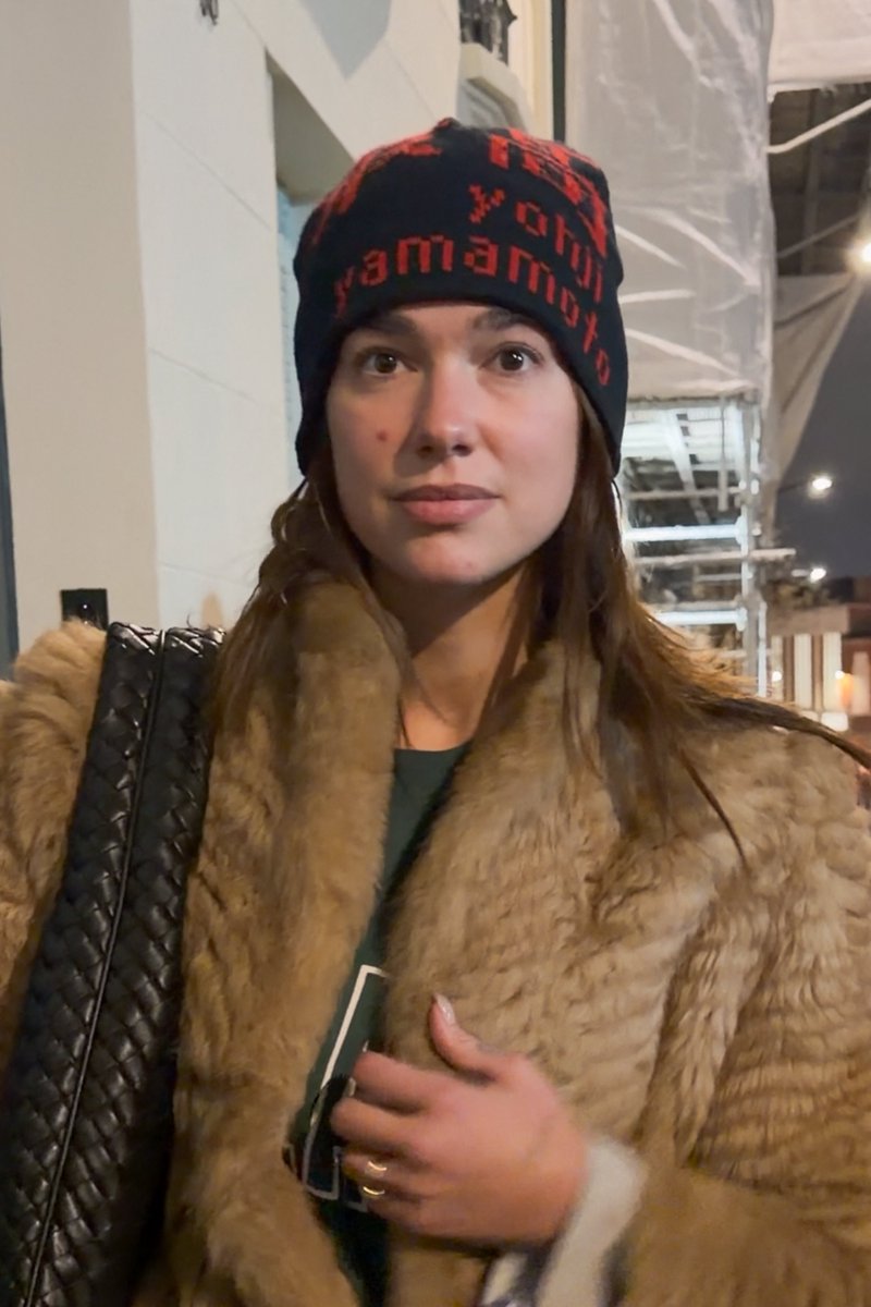 Dua Lipa ilk kez makyajsız görüntülendi.