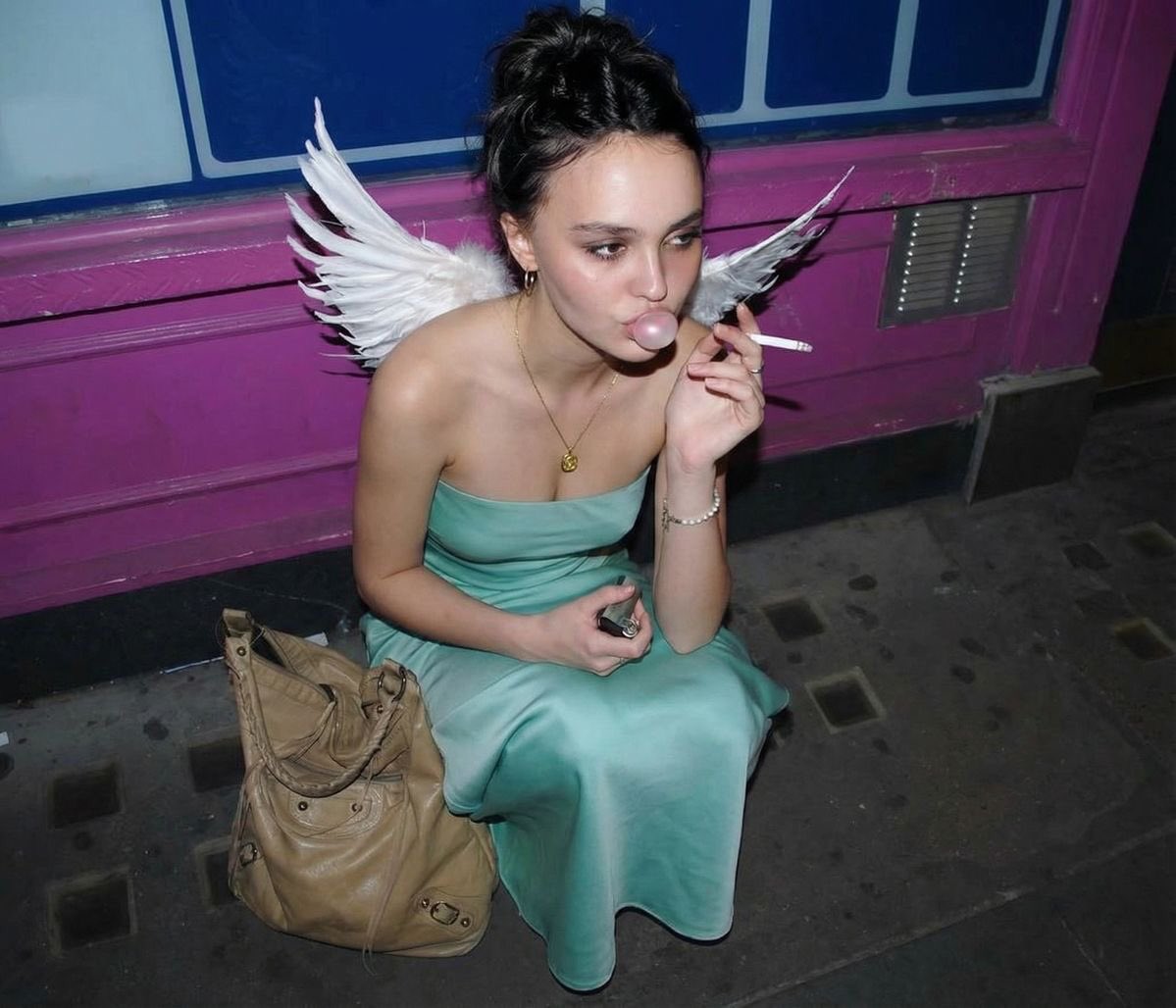 𝐋𝐢𝐥𝐲-𝐑𝐨𝐬𝐞 (@lilyrose_d) on Twitter photo 