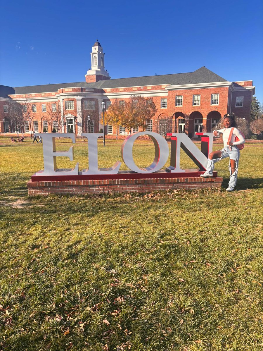 RaphealDavis3's tweet image. Thrilled to announce that CREW Life has awarded its very 1st college scholarship to a determined young woman from the South Side of Fort Wayne, Indiana! She is on her way to becoming a neurosurgeon while attending Elon.

We're incredibly proud of her achievements. 👩🏾‍⚕️🖤  #CREWLife