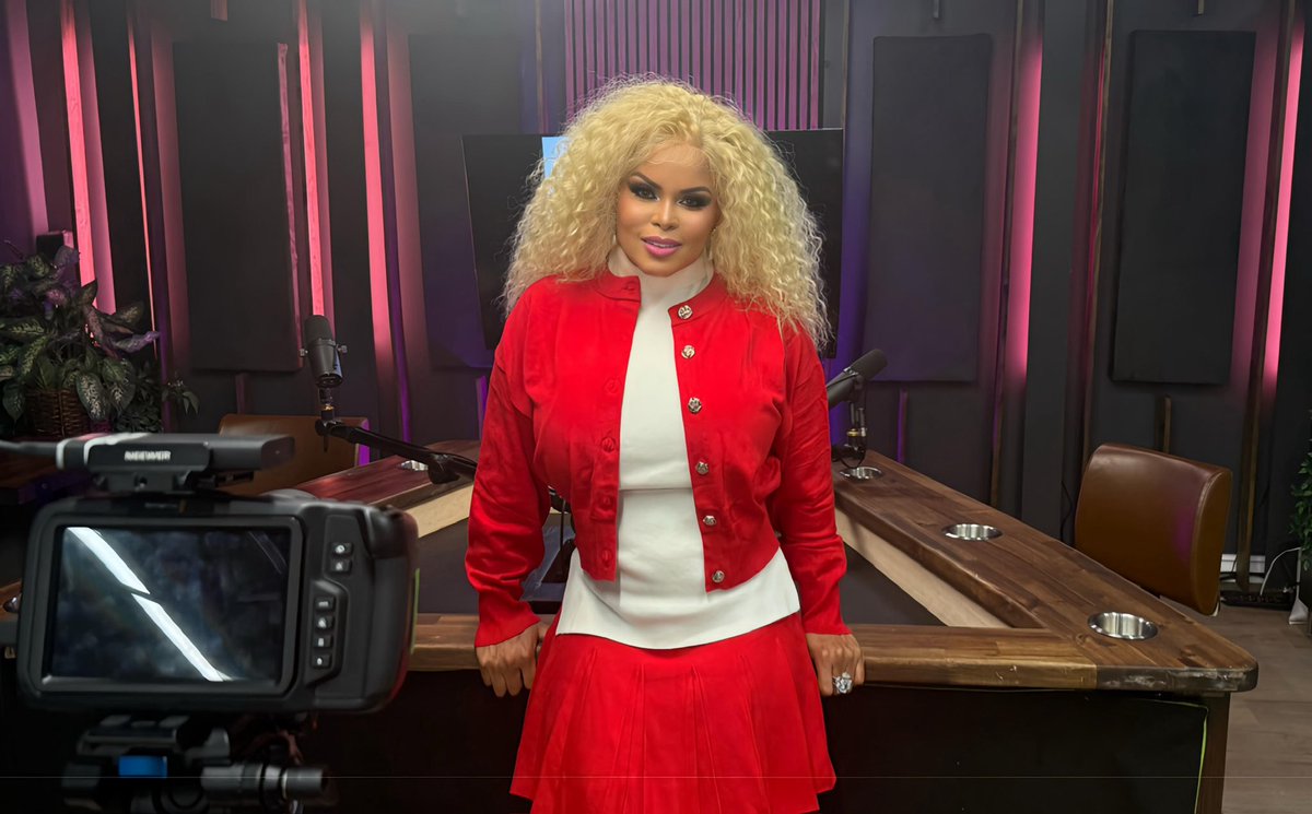 EP 9 of The Discovery Pod with Eve premieres Thursday, February 12 at 12 PM PST — our Valentine’s season episode.

I’m joined by my cohost, actress, model, and Deal or No Deal Briefcase #16 alum Jessica Lee. Together, we speak with celebrity matchmaker Tammi Pickle, Vice