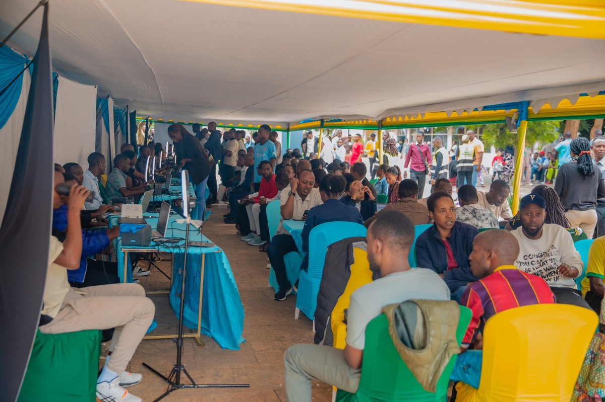 Kuri uyu wa Kabiri, mu #ImbugaCityWalk, Umuyobozi w'Umujyi wa Kigali ...