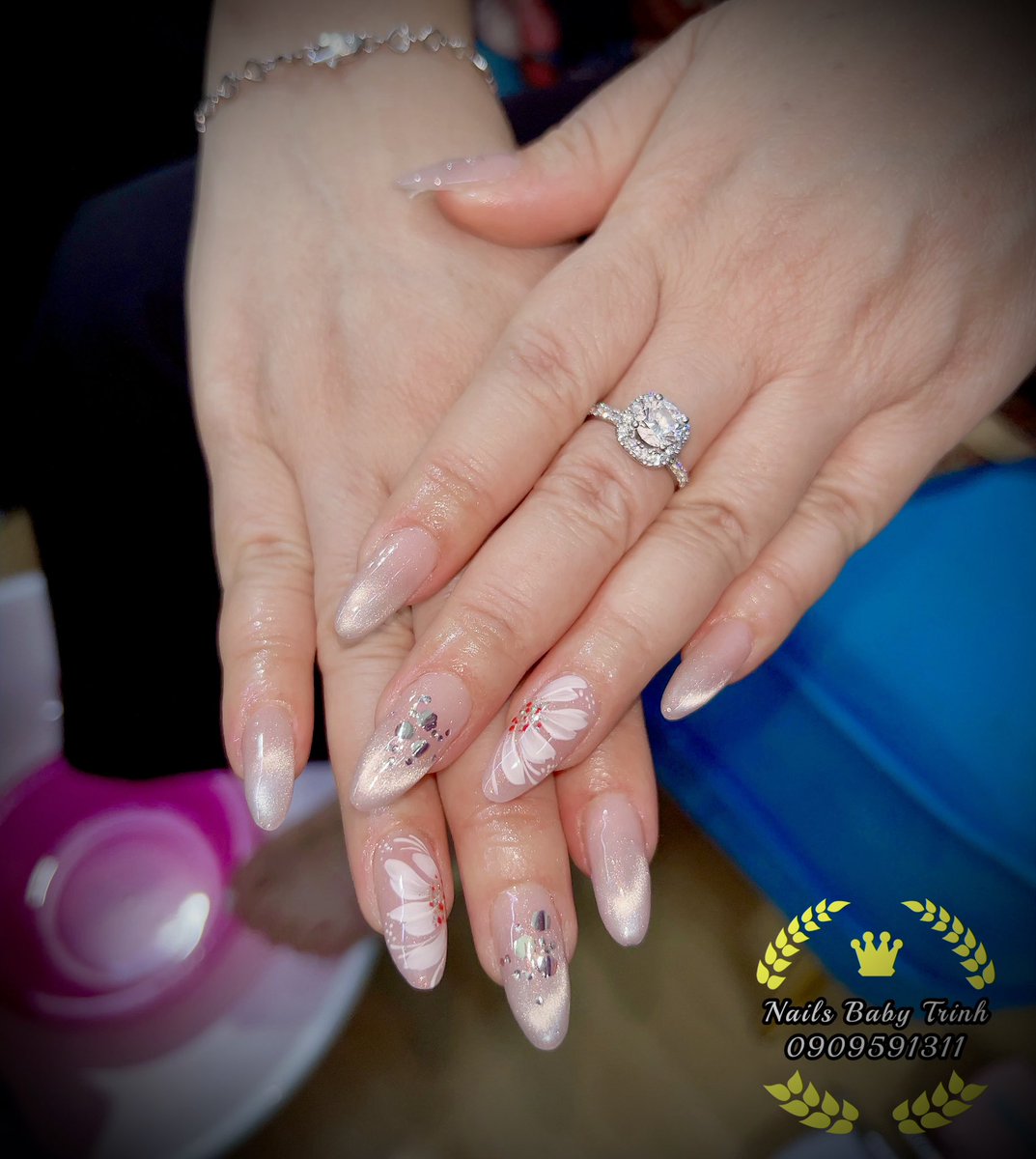 BabyTrinh5's tweet photo. My nail 💅🎉🎉🎉#サカナクションいらない #みるく冬ツ #みるく冬ツ #nailpolish #ฮักหลายมายลูกหมี https://t.co/IjgOCSrIe9
