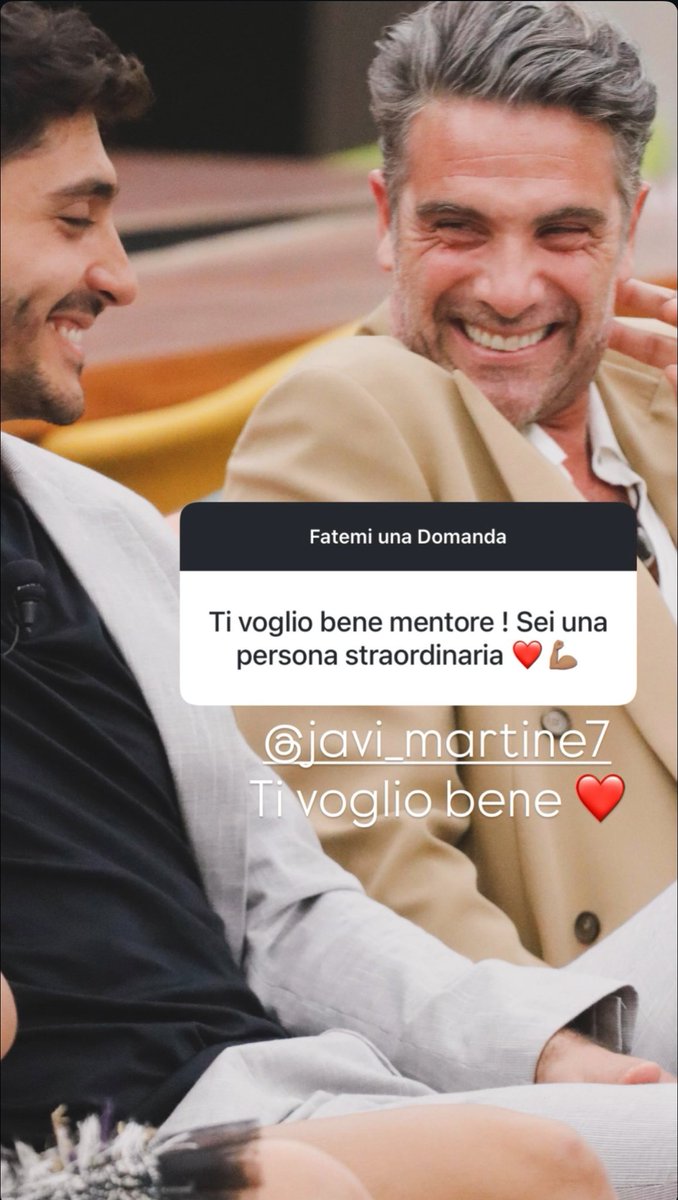 Lui ha un telefono che usa, solo che non lo usa per interagire con noi 😭😭😭