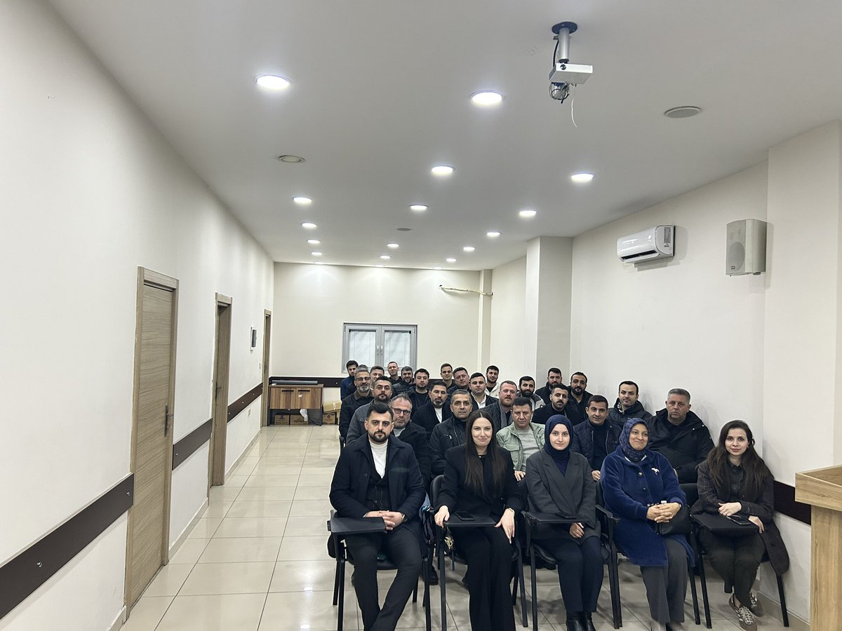 İlçe Başkanımız Sayın Yusuf Haldızoğlu ve koordinatörümüzün katılımlarıyla; teşkilat çalışmalarımızın tüm yönleriyle ele alındığı, güncel gelişmelerin değerlendirildiği ve istişare kültürümüzün güçlendirildiği haftalık olağan Yönetim Kurulu Toplantımızı gerçekleştirdik.