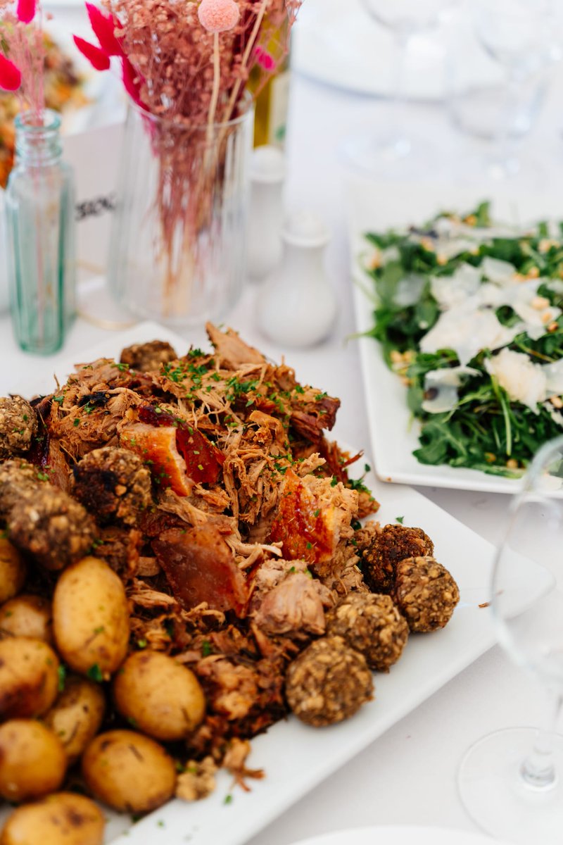 GourmetHog's tweet image. Buffet or platter service? A hog roast doesn’t have to mean waiting in line! In addition to our chef-driven stations, we can serve food on platters right at your table. 

#HogRoast #BuffetStyle #PlatterService #WeddingCatering