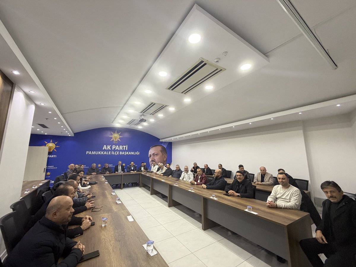 İlçe Başkanımız Sayın Osman Özpek başkanlığında, haftalık olağan yönetim kurulu toplantımızı gerçekleştirdik.

Alınan kararlar hayırlara vesile olsun.