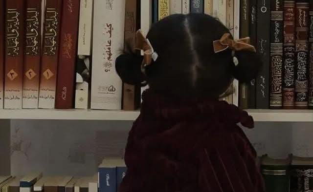 Talin_05's tweet photo. -الآبَاءُ الصَّالِحُونَ🎀 ..

لَا يُرَبُّونَ بنَاتا، إنَّمَا يُرَبُّونَ أُمَمًا وَقَادَةً،
لِأنَّهُمْ يَعلَمُونَ جَيِّدًا أنَّ الأنثَىٰ لَا تُنجِبُ فَردًا؛
فَإِذَا فَسَدَتْ أنجَبَتْ قَومًا فَاسِدِينَ،
وَإِِذَا صَلُحَتْ صَلُحَ قَومٌ وَجِيل.."!🌷 https://t.co/dZEeG2Yaua