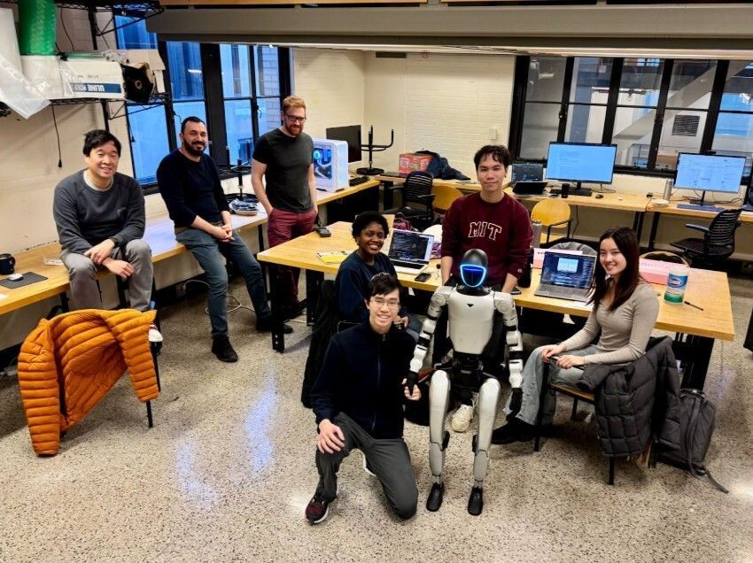 MITCareers's tweet photo. This January, four MIT students completed an immersive micro-internship supporting Thespian Labs Inc. The students quickly jumped into their project, working closely with the  CEO and CTO to tackle real challenges with real impact: https://t.co/FHz1bemdx7 

Photo: Thespian Labs https://t.co/ctVGKcJPRP