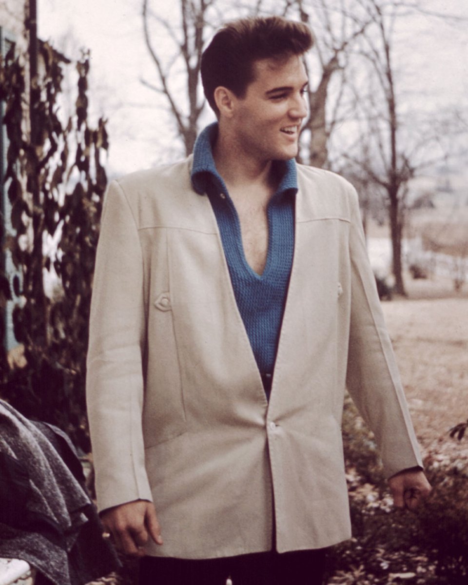 ElvisPresley's tweet image. "I never expected to be anybody important."

#ElvisPresley #Icon #Star #Quote #Legend