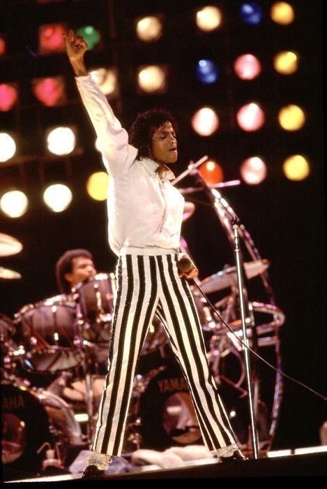 Get Jaafar Oscars ready NOW look at how he channeled that Inner Michael