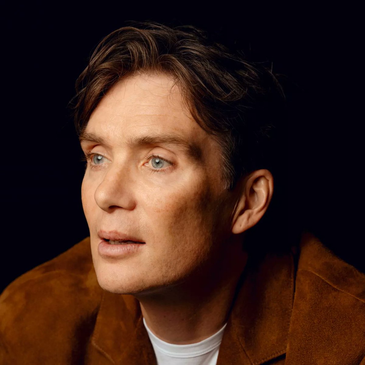 Cillian Murphy: "Evde kalmayı çok seviyorum. Hayatım çok basit.

Bol bol kitap okuyorum. Bol bol film izliyorum. Köpeğimi gezdiriyorum. Ailemle yemek pişiriyorum. Sıkıcı biriyim."