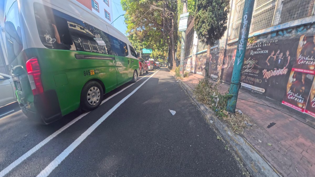 Oigans, qué chulo el reencarpetado en Lago Bolsena, en la Anáhuac, ¿pero y los confinadores? 😅

<a href="/SOBSECDMX/">Secretaría de Obras y Servicios CDMX</a> <a href="/mauriciotabe/">Mauricio Tabe Echartea</a> <a href="/gabysalido/">Gaby Salido</a> <a href="/TonoPatino/">Toño Patiño</a> <a href="/elmaugarcia/">Mauricio García 🚴‍♂️ 🚧🎨</a> <a href="/OlaMHmx/">Servicios Urbanos MH</a>