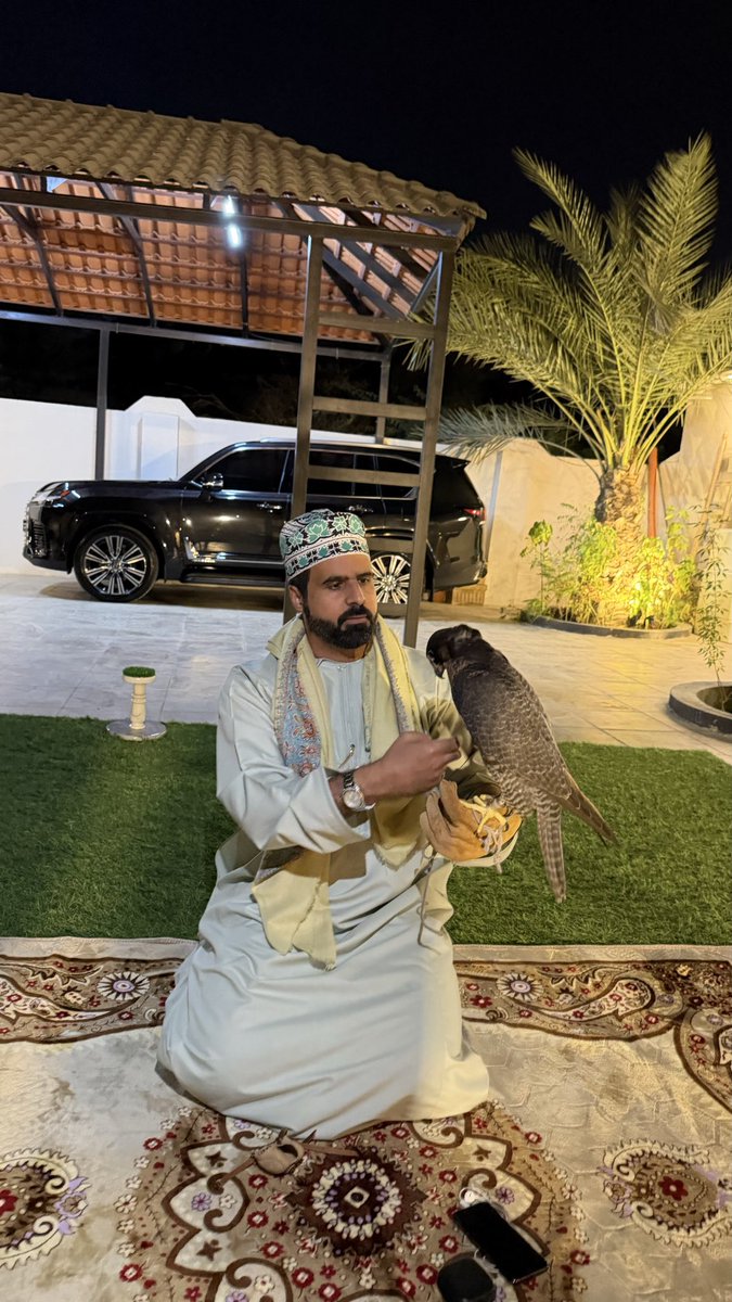 hani_algheilani's tweet photo. #مساء_الخير 
نسأل الله أن يفك أزمة أخينا ماجد الرحيلي وأن يبعد عنه كل سوء ونحن على ثقة في أجهزتنا الأمنية بأنها تعامل المواطن كالابن.
نخطئ أحياناً ولكن في القلب تبقى عمان ويبقى السلطان هم أحبابنا ولا نتخلى عن محبتهم.
نستودع الله أخينا #ماجد_الرحيلي و الدكتورة #أمامة_اللواتي https://t.co/ZmNINFMkW9