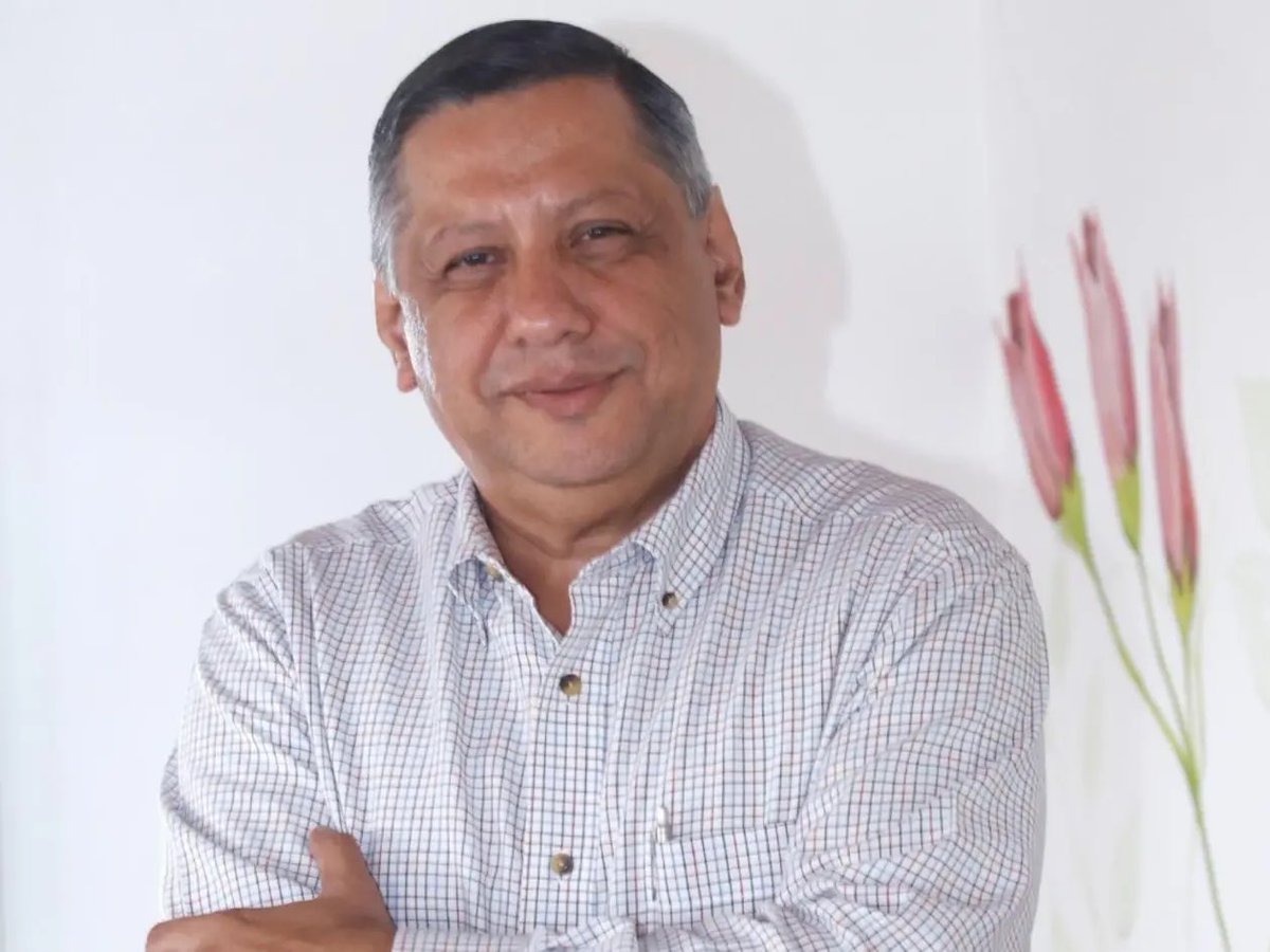 🟡⚫️LUTO🟡⚫️
Se informa del fallecimiento del destacado periodista René Orlando Gavarrete, en la ciudad de San Pedro Sula.
Sus ex alumnos en las aulas universitarias, así como sus ex colegas en los medios de comunicación, lo recordarán por siempre.
En  Colegio de Periodistas de