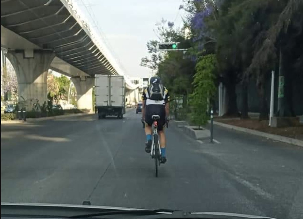 Las ciclovías no solo le quitan un carril a los autos, le quitan un carril a los ciclistas de verdad y esos ni siquiera son los ciclistas deportivos.

<a href="/arelibiciteka/">Areli Carreón 🇵🇸</a> 
<a href="/Monsieur_JABS/">JABS 🌇🫒</a> 
<a href="/jamonarosas/">Ximena Rosas</a>
<a href="/PeatonDelSur/">Peatón del sur</a>
<a href="/elmaugarcia/">Mauricio García 🚴‍♂️ 🚧🎨</a>
<a href="/BicireporteraDF/">Bicireportera CDMX</a> 
<a href="/VeroTeigeiro/">Vero Teigeiro</a> 
<a href="/AlanAdameMX/">Alan Adame </a>