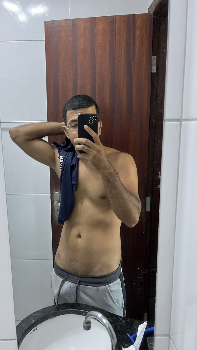 uberderick's tweet image. Uber sem cueca on, pode ir pegando no meu pau durante a corrida 🔥rsrs

Clique no link e veja conteúdos sem censura!

Link 👉 privacy.com.br/profile/derick…