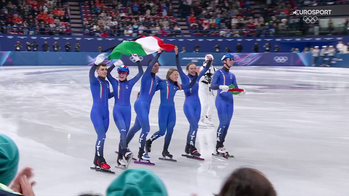 Straordinari 🥇⛸️🇮🇹

#MilanoCortina2026 #Olimpiadi #Olympics