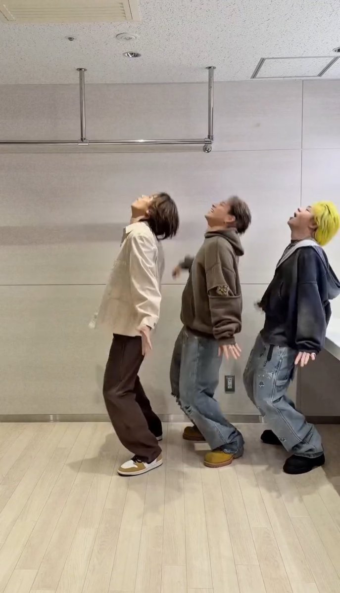 ichiban11s29's tweet photo. かわいいんだもんね〜🤭
3人とも♥️🩵💜
#fireballchallenge
#fireball
#Number_i https://t.co/mOimYVYMBR