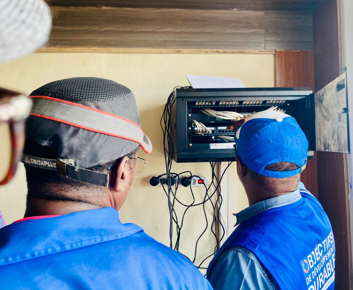 action_bonne's tweet image. L'École Socle du Savoir de #Matongo #Gitega, œuvre de l'@action_bonne, a bénéficié ce mardi 10 février 2026 d’un don du PNUD, composé d’un système solaire de 18 kW avec des batteries lithium de 45 kW et d'une connexion Starlink.