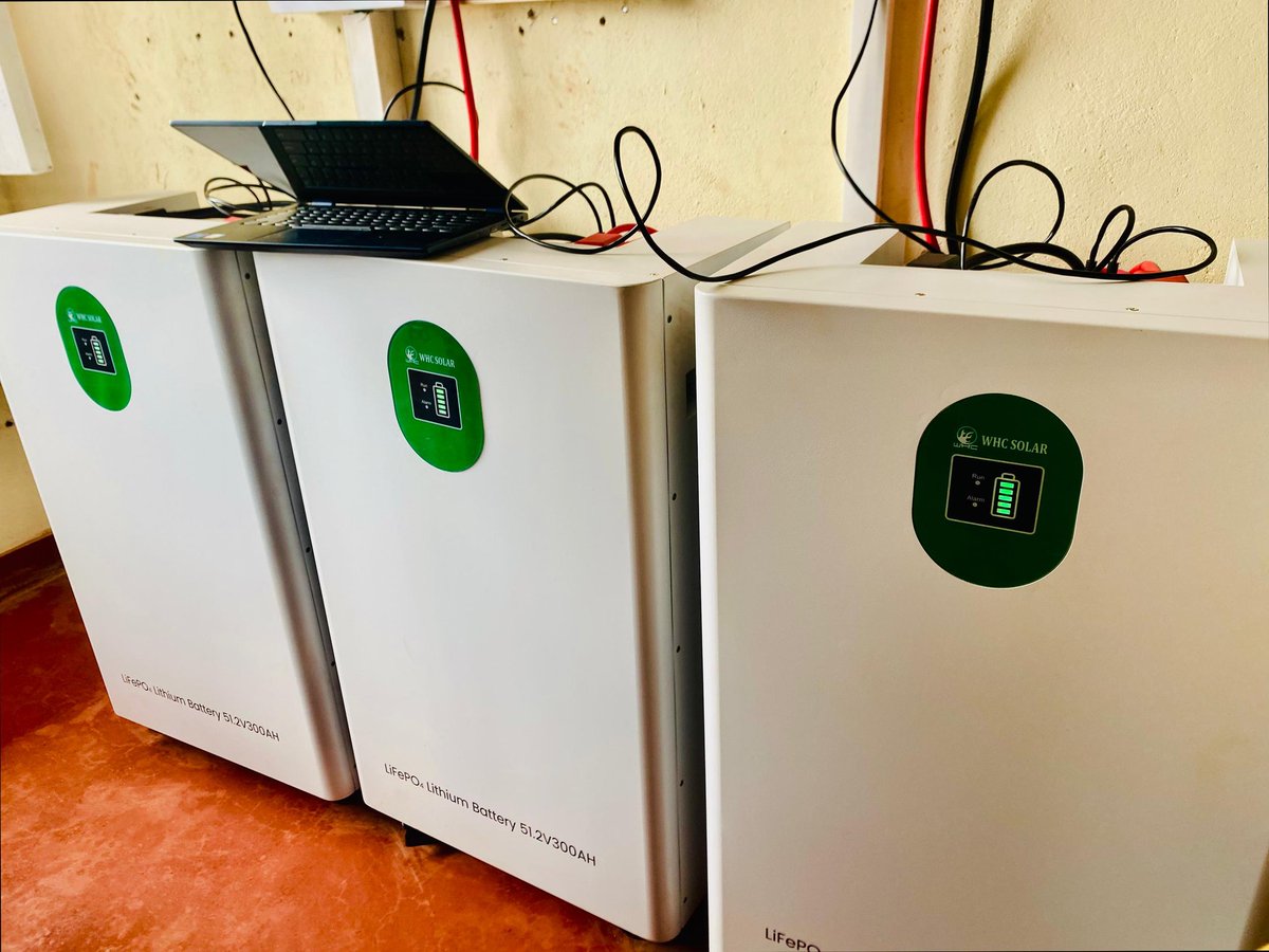 action_bonne's tweet image. L'École Socle du Savoir de #Matongo #Gitega, œuvre de l'@action_bonne, a bénéficié ce mardi 10 février 2026 d’un don du PNUD, composé d’un système solaire de 18 kW avec des batteries lithium de 45 kW et d'une connexion Starlink.