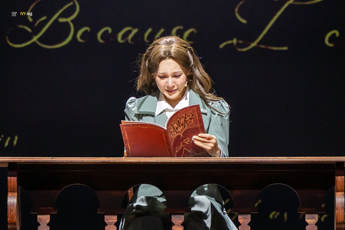 📚

260206 뮤지컬 #레드북 in 수원

안나 役 :: #아이비 

우리집 물만두 누가 울려써💦

#IVY