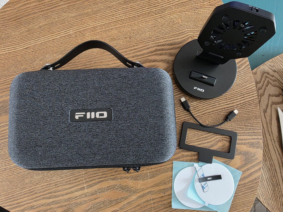 J'aime les.baladeurs #FiiO, j'ai eu le M15, M15s le monstre M17 et la je viens de toucher le M27.
Et je dis WAOUUUUU
Je vous en reparlerais bientôt y a beaucoup a dire.