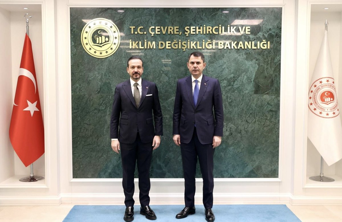 Çevre, Şehircilik ve İklim Değişikliği Bakanımız Sayın Murat Kurum ile bir araya geldik. Türk dünyası kardeş şehirler projemizi değerlendirdik. 

Nazik misafirperverlikleri için teşekkür ediyorum.