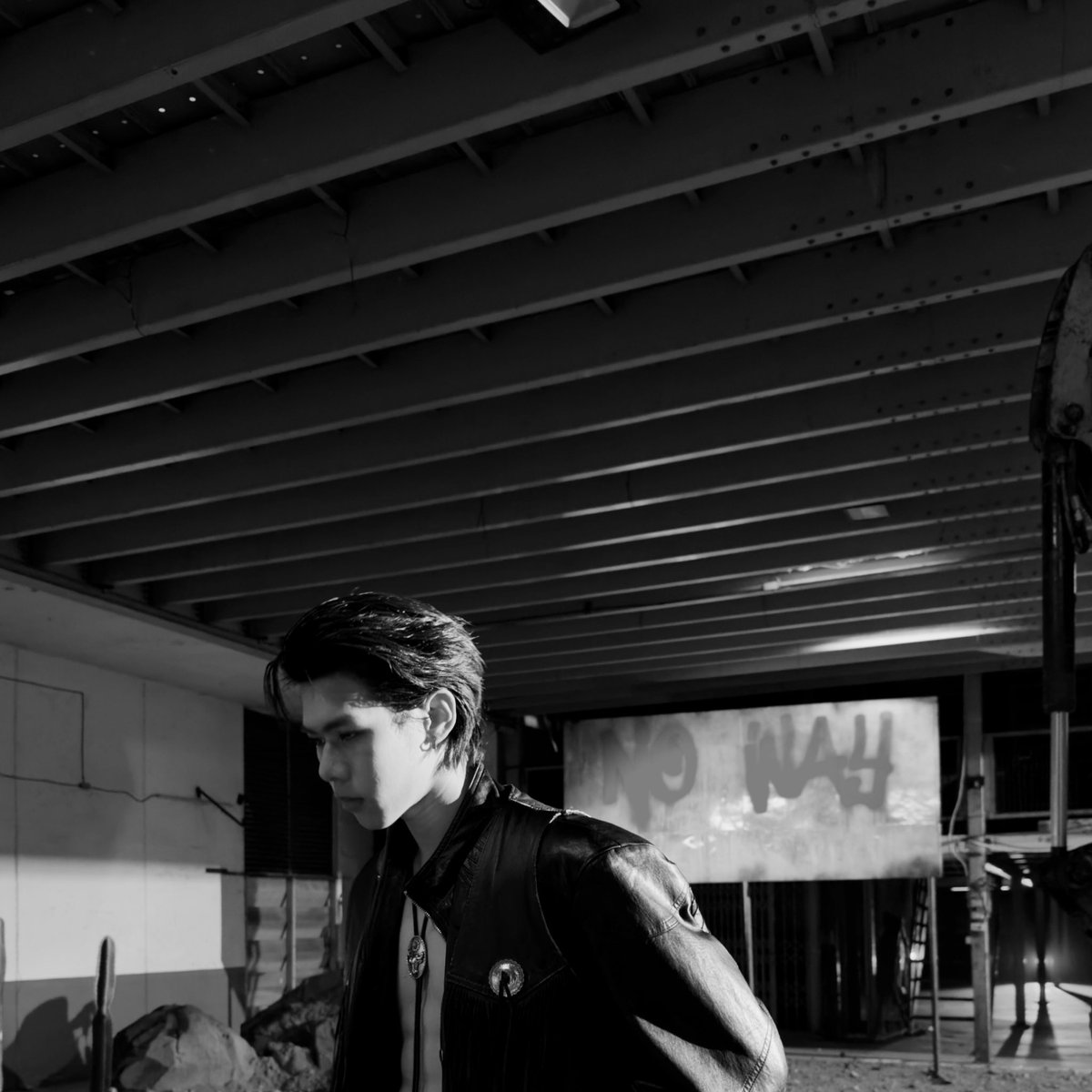 🙌🏻 เป็นไงกันบ้างชอบไหมคับ ฝากด้วยนะคับได้ทำหน้าที่เป็น Assistant Producer ครั้งแรกดีใจมากเลยคับ เป็นเพลงที่ทุกคนตั้งใจแล้วผมก็สนุกมากเลยคับ สุดมันส์~ และผมก็จะตั้งใจพัฒนาตัวเองต่อไปเรื่อยๆนะค้าบ ฝากเพลงด้วยนะคับ

🐺🐺🐺🐺🐺

🫵🏻 ไปกันต่อ!!!

LYKN NO LOLAY
#NOWAY_LYKN_MV