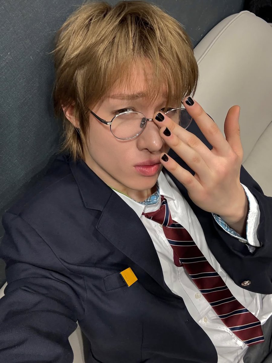 MoshingCore's tweet image. Fair Martin, gift of northern, frost-kissed air,
Thy voice a silver thread through quiet night,
Thy smile, a spark that melts away despair,
Thy gentle ways make ordinary bright.
If hearts could choose a sound to keep above,
Mine still would echo thine in awe, in love.