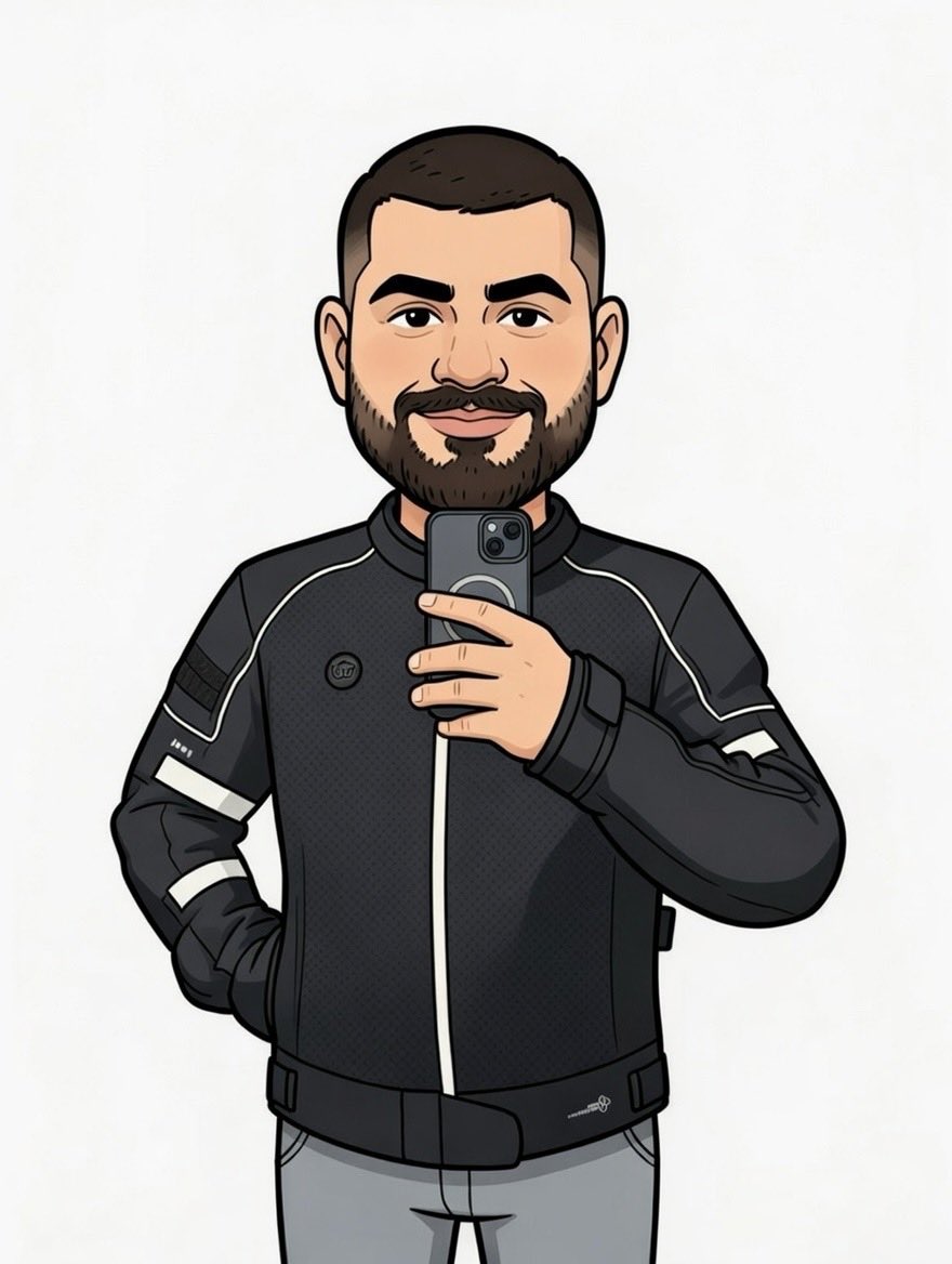 iJasbirKarhana's tweet image. Log kehte the helmet pehen ke bhi dikh nahi raha attitude 😏  
Par ab yeh jacket, yeh smirk, yeh grip sab bol rahe hain – ride nahi, rule kar raha hoon 🔥  

Think positive • Ride positive • Stay unbreakable 🏍️💨  

#BikerLife #DesiRider #NeverBackDown