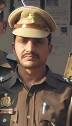 यूपी में कानून व्यवस्था चोपट है....5 फ़रवरी से लापता बस्ती ज़िले के परसरामपुर थाने के प्रभारी थानेदार अजय कुमार गौंड़ का शव 8 फ़रवरी को अयोध्या में सरयू नदी से संदिग्ध परिस्थितियों में मिलना अत्यंत दुखद और पुलिस व्यवस्था पर गंभीर सवाल खड़े करता है।

हैरानी और चिंता की बात यह है