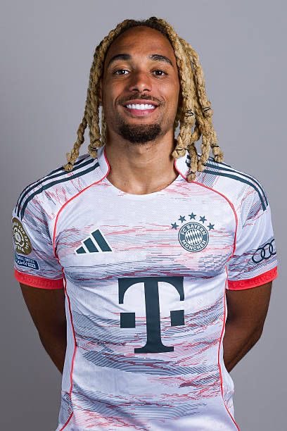 Bir dönemler Ferdi kadıoğlu ile kıyaslanan sacha boey 1 yılın ardından sirkiye ligine galatasaraya geri dönerken Ferdi kadıoğlu premier Lig’de değerine değer katmaya devam ediyor. Sacha boeyin piyasa değeri 6.5 Milyon Euro seviyesine kadar düşerken ferdinin güncel piyasa değeri