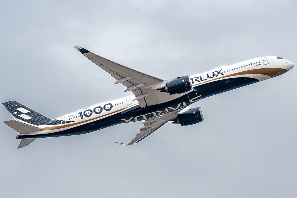 STARLUX
Airbus A350-1041 / B-58551

初便がまさかの成田
シンガポールエアショーの展示見たかった！天気はイマイチだったからまた撮りに行きます！今日はキャセイもレタスサンドイッチで350のネタが豊富でした。

2026.2.10