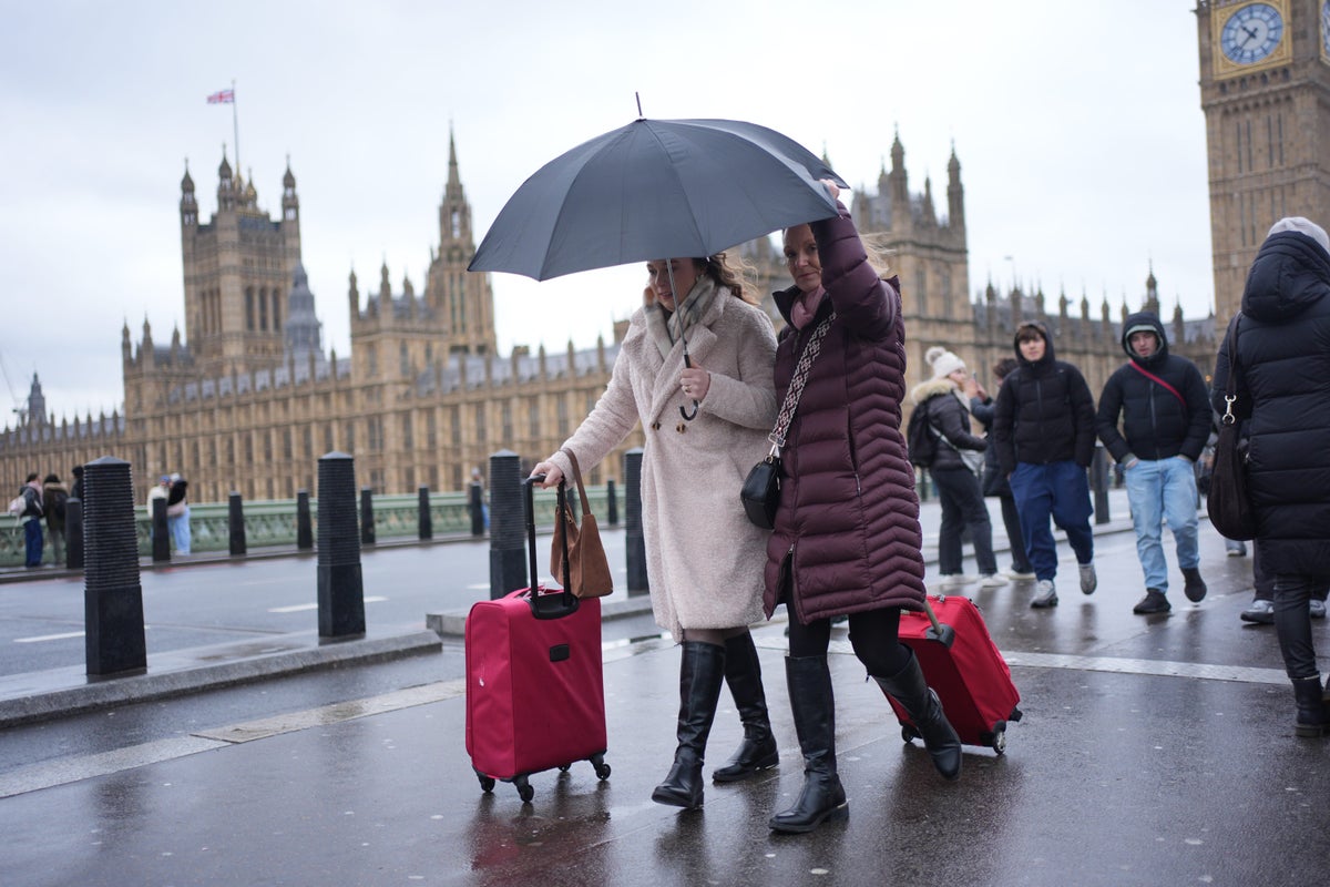 GlobalUpdates24's tweet image. BREAKING –

UK has created a new record 

It has officially rained every day in the UK in 2026