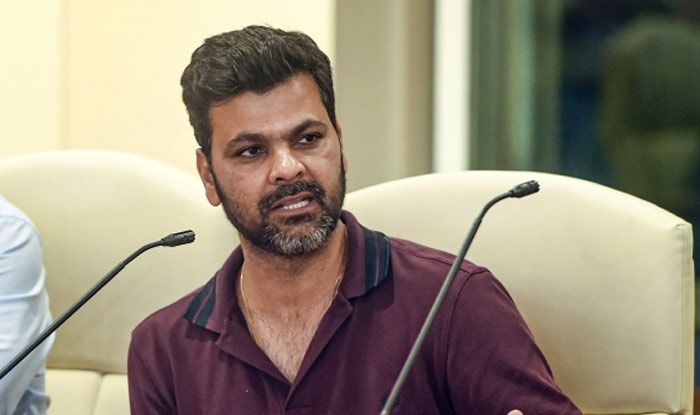 🚨 मोहम्मद शमी पर आरपी सिंह का अहम बयान

"मैं मोहम्मद शमी को भारतीय टीम में वापस लाने की सोच रहा था, लेकिन बीसीसीआई ने उन्हें केंद्रीय अनुबंध सूची से हटा दिया। 

फिलहाल वह रणजी ट्रॉफी में शानदार प्रदर्शन कर रहे हैं।"