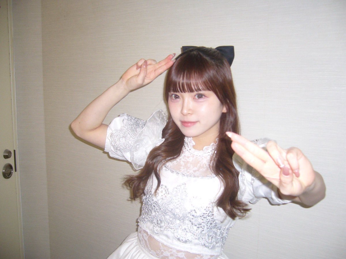 〚Feeloop in ROCKTOWN〛ありがとうございました！  
感情線さんお呼びいただきほんとにありがとうございます( ᐪ ᐪ )しあわせだ🫶🏻
明日はちょこだよ私服だよ~~朝はやいけど会えたらいいなよろしくお願いします