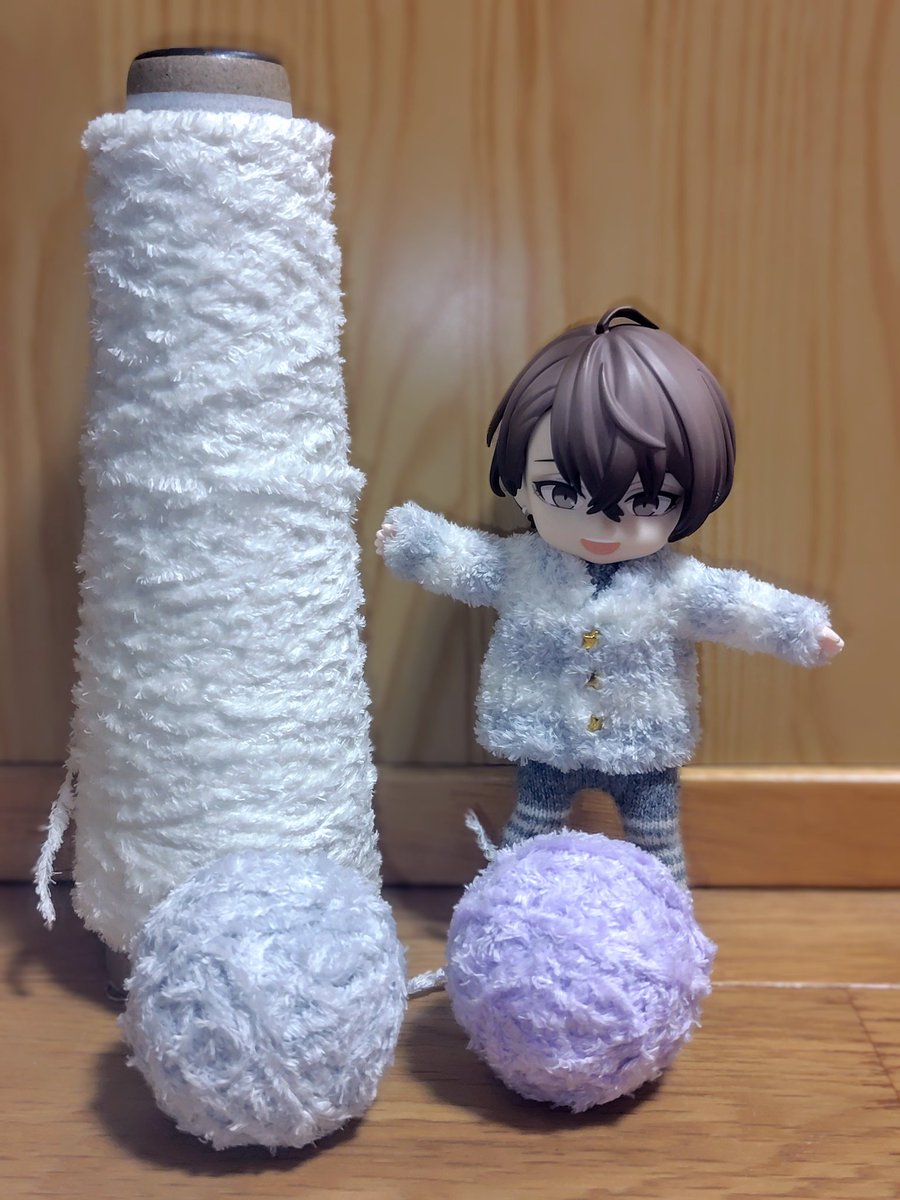 #ニットの日
ドールニットもショールもどちらも大好きです！
今年も素敵な細糸に出会えますように✨