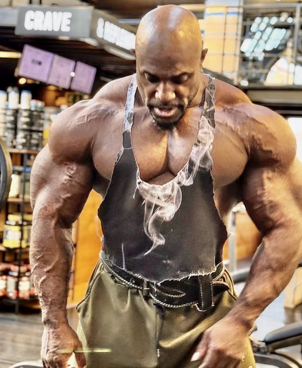 Julius Muscle (@juliusmuscle39) on Twitter photo 