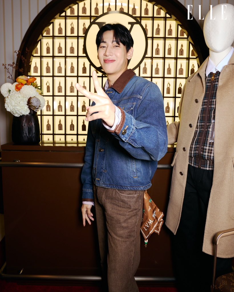 ผ่านหน้าบ้านใคร รบกวนคนสวยขารีด้วยนะคะ คนที่หล่อขนาดนี้ อย่าปล่อยผ่านคะ รี ไลค์ กดใจ คอมเม้นโล้ดดด
#BamBamxLVMonogram130