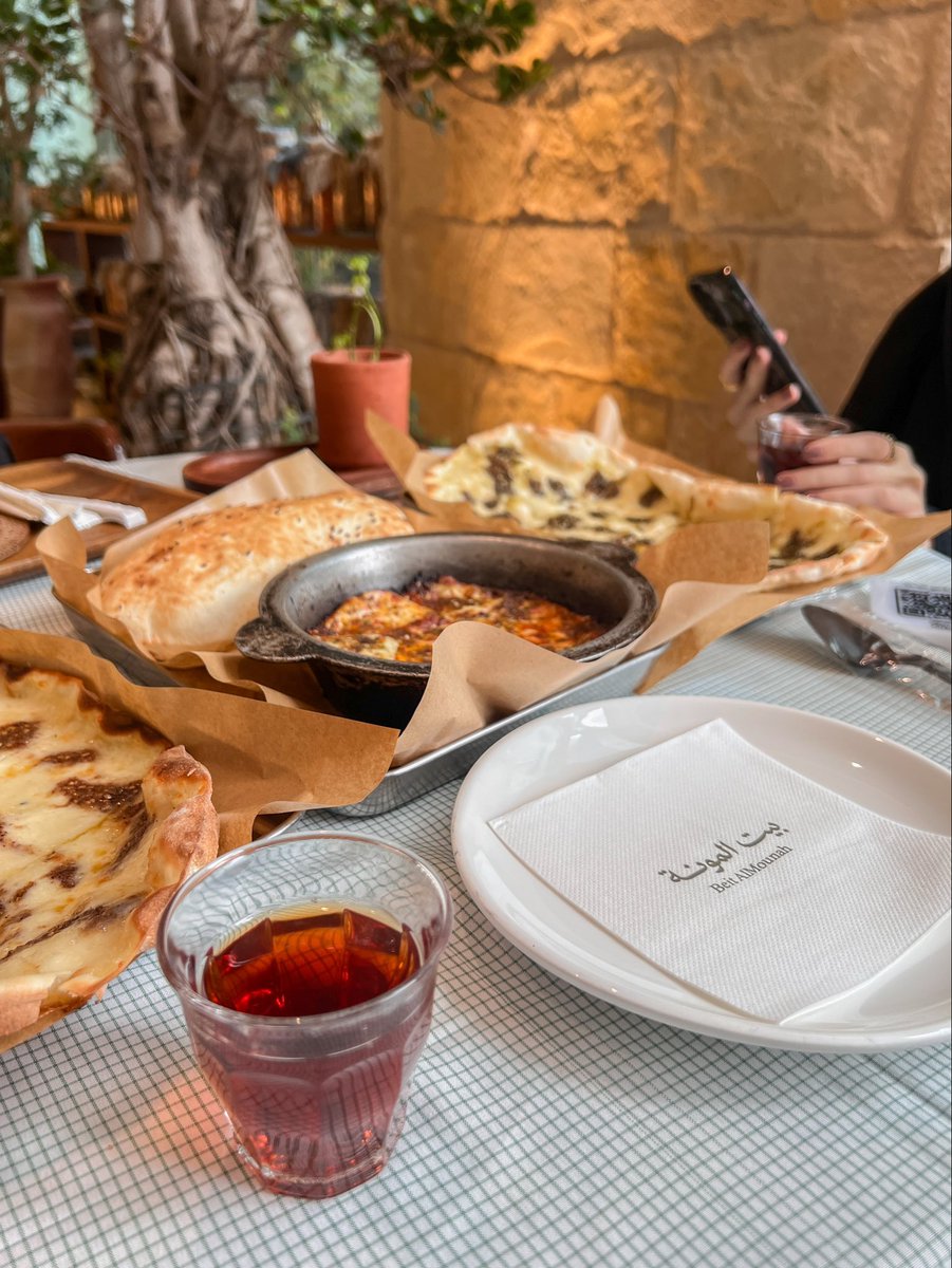 Mona Alessa tweet media