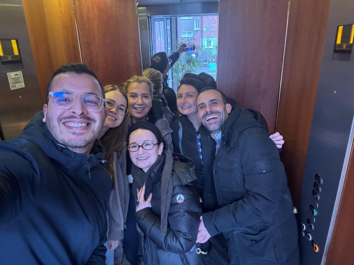 Distilled_ie's tweet image. Sometimes the best moments happen in between meetings 🤩 
An impromptu elevator selfie to brighten the day 🤳 

#LifeAtDistilled #PlayYourPart #CreateWithImpact #ThriveHere