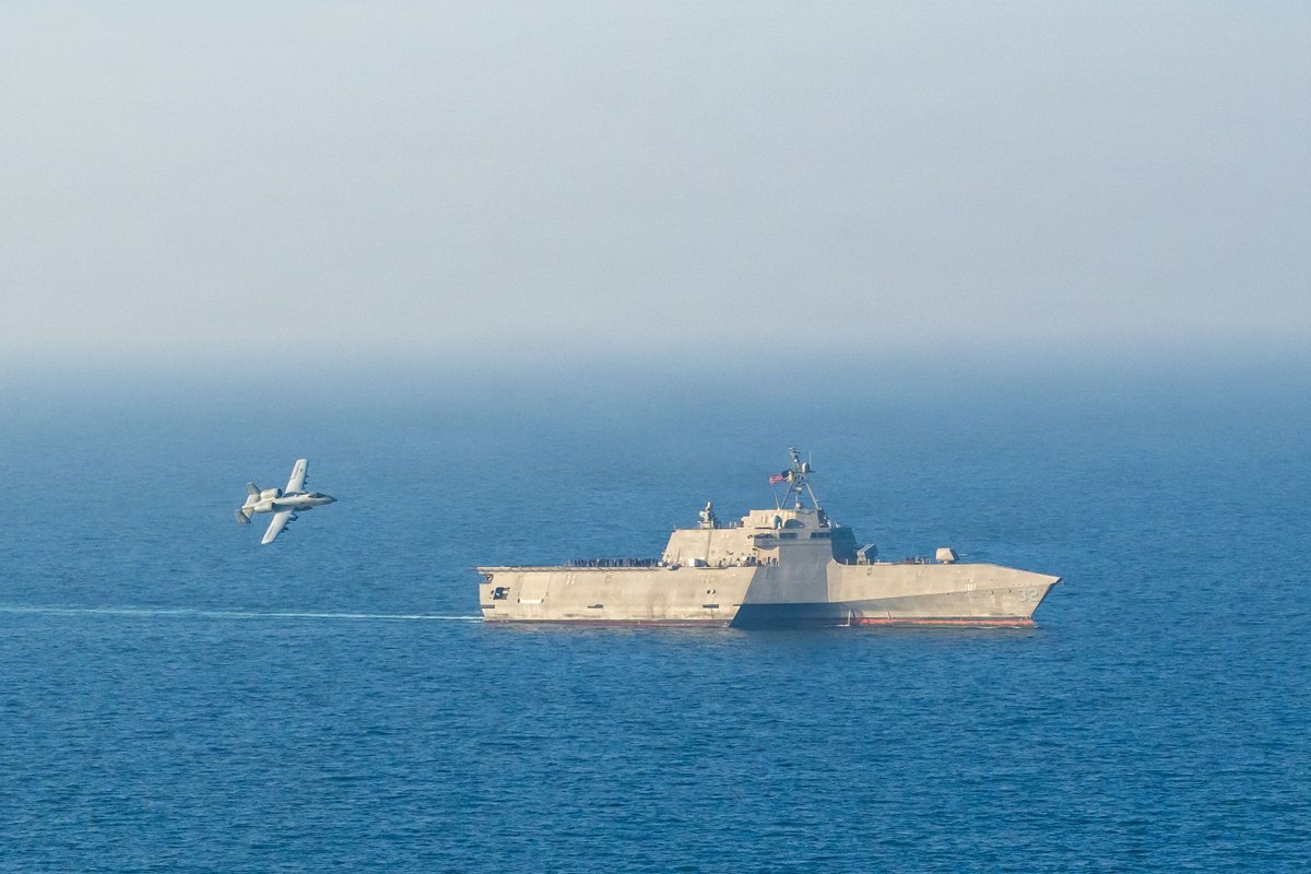 USNavy's tweet image. Brrrrt. 🎯✈️

A U.S. Air Force A-10 Thunderbolt II provides close air support to Independence-variant littoral combat ship USS Santa Barbara (LCS 32) during a training exercise in the Arabian Gulf.

Santa Barbara is deployed to the U.S. 5th Fleet area of operations in support of…