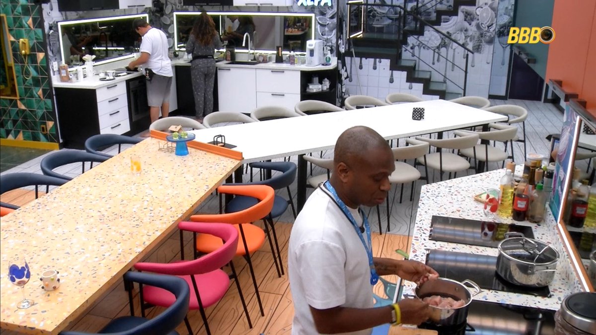 jogadoresdoed10's tweet photo. Edilson acordou e já está na cozinha! 🥘
#BBB26 #EdilsonNoBBB26 #TimeDoEdilson https://t.co/STuf985gcC